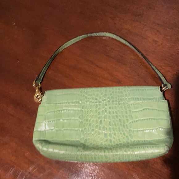 Leather lime green Kate Spade lizard purse - Picture 2 of 14